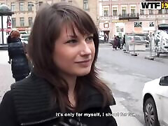 Wild European Amateur Brunette Sucking Two Cocks in hard sex amd big cock porn niemira