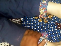 Aaj Bandi Nay Oper dick ide Kh Lun Ko Mazay Diye