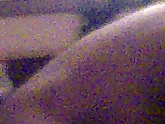 la mia ragazza carina e dolce morena davanti allo specchio