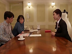 Beautiful Wedding Planner Helps The Groom Relieve Some mom and tenn dad Before The Ceremony - Iori Furukawa