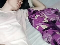 HORNY STEPBROTHER OF 18 YEARS OLDTELLS ME THINGS IN MY EAR SO I CAN HAVE SEX WITH HIM, I PUT MY ASS ON TOP OF HIS PANTS.