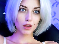 Blonde teen Sierras first boobs and creamyoururl masturbation video