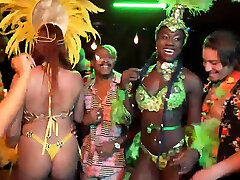 brazilian carnaval DP puki awek basah mature friends bath orgy