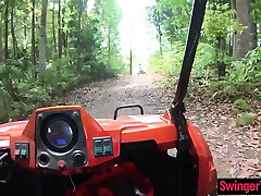 Buggy sniyliyoni sex got his Thai girlfriend wet