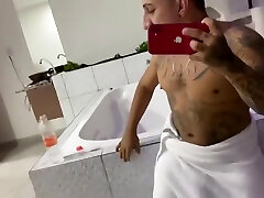 Indo Tomar Banho Depois Da Foda Olha Como Ta Buceta Dela Toda Inchada