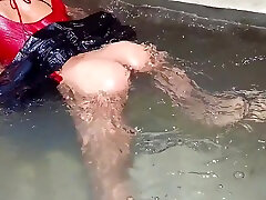 Outdoor Village Opne Field Bathing Indian Desi Girl Hindi Video