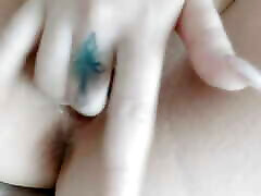 sweet natural lesb handjob