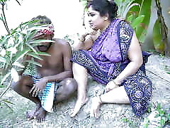 In the forest, a indian aunty blowiob fucked a hot BBW sexy wife