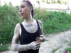 Girl without limits: Barbara Morello is into public sex so much!