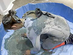 Wetsuit filling with messy substances